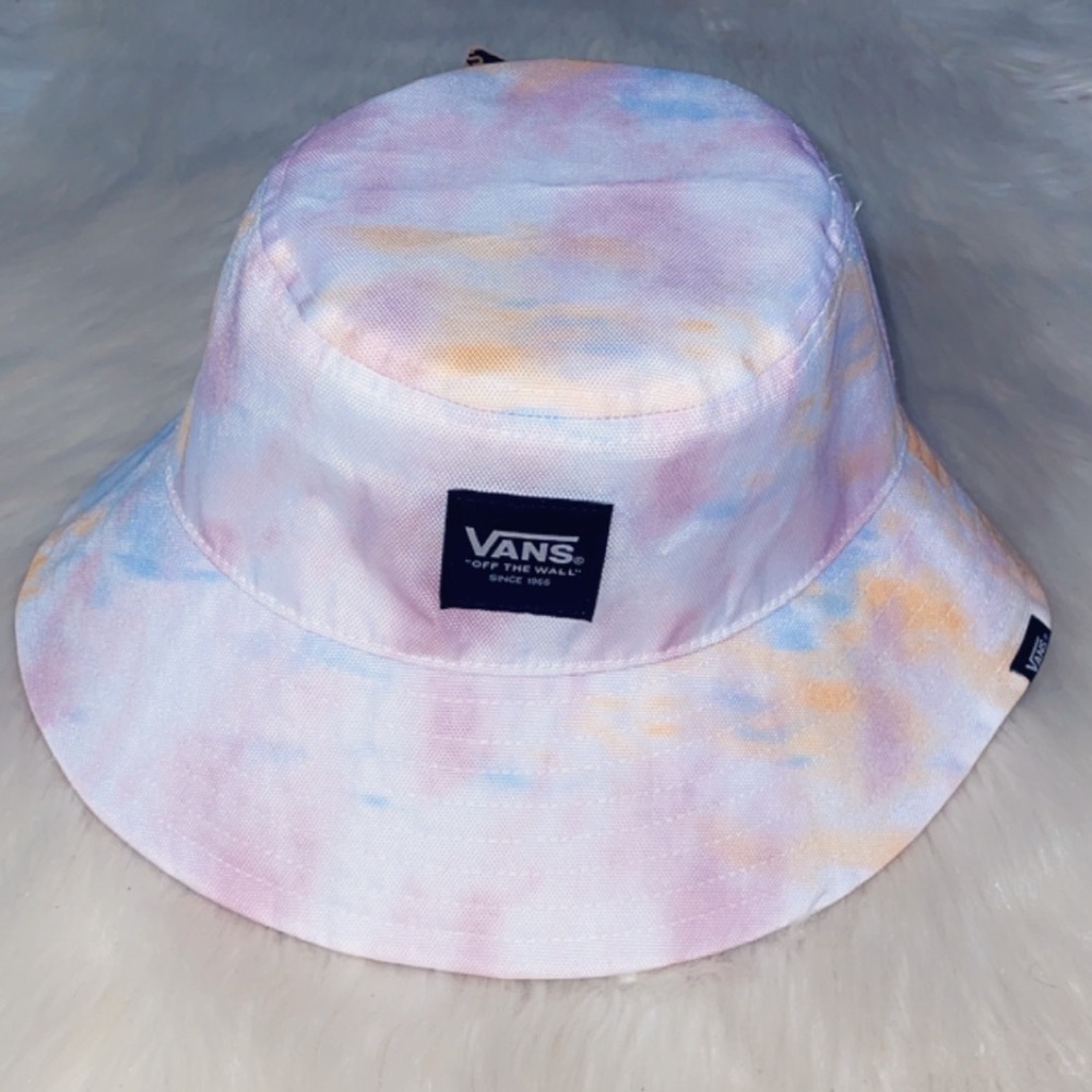 New Women’s Vans Bucket Hat